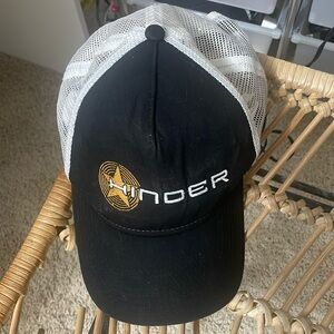 Hinder trucker cap adjustable back
